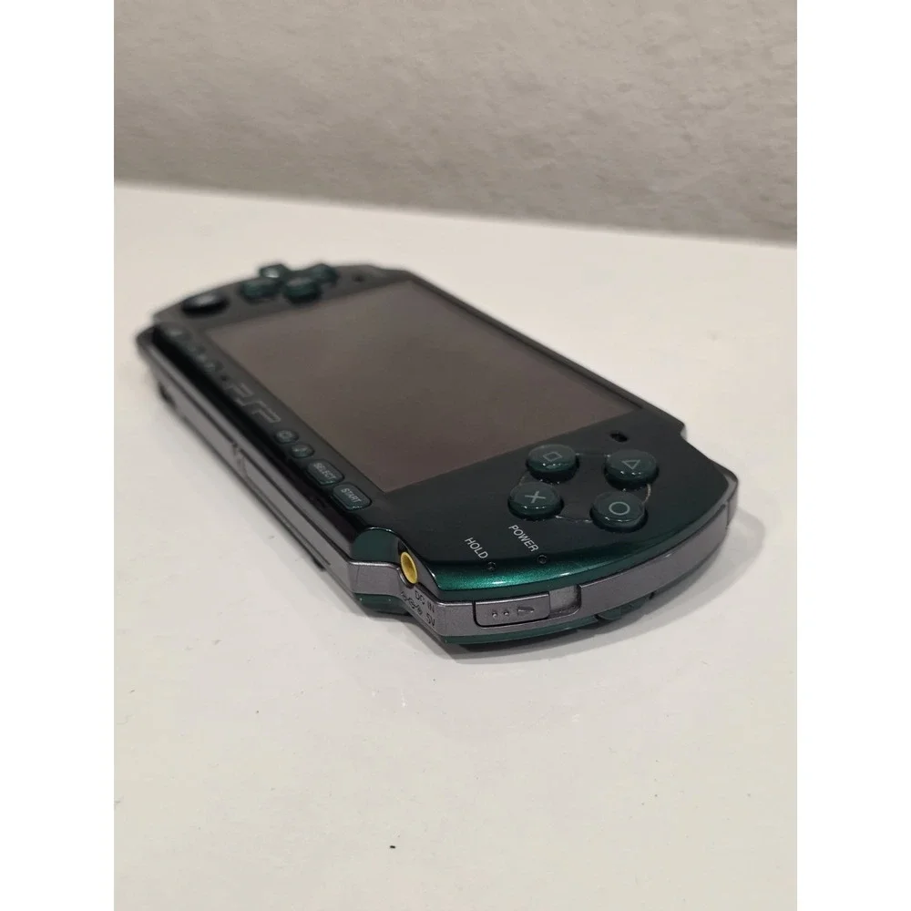 Metal Gear Solid: Peace Walker Green PSP 3001 Limited Edition BUNDLE LOT W GAMES
